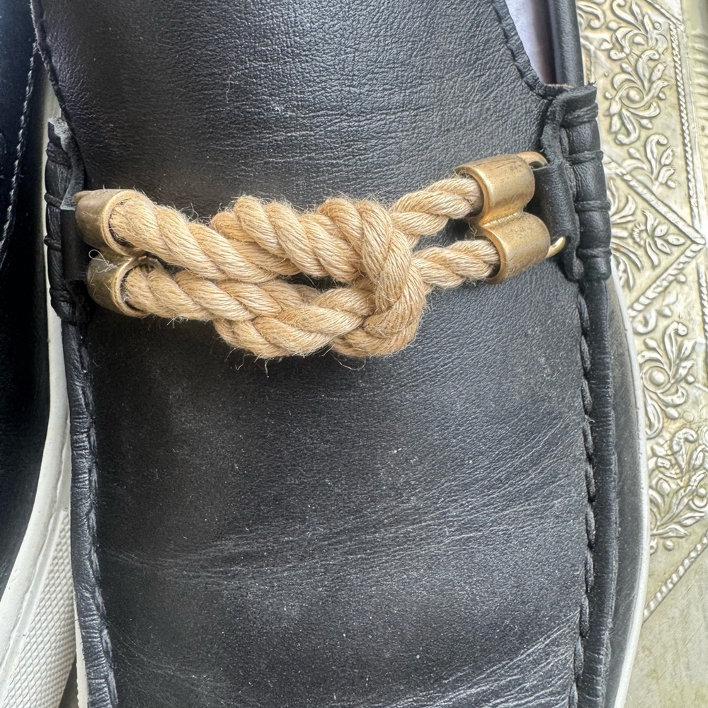 GRAND VOYAGE Handcrafted Black Leather Loafers - Picture 5 of 12